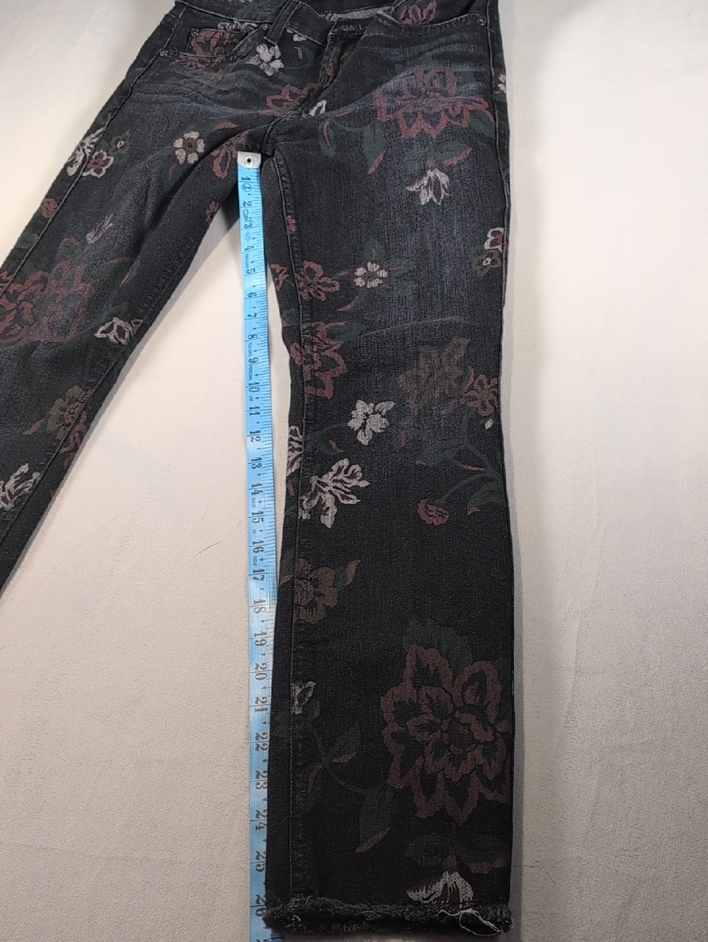 7 for All Mankind Roxanne Black Floral Skinny Ankle Jeans Size 25 - Picture 8 of 12